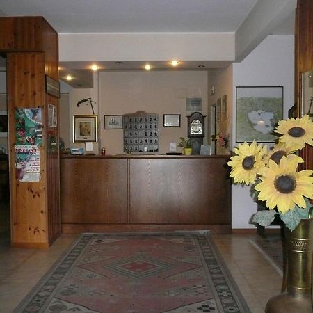 Hotel Darsena Passignano sul Trasimeno Ngoại thất bức ảnh