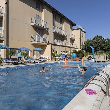 Hotel Darsena Passignano sul Trasimeno Ngoại thất bức ảnh