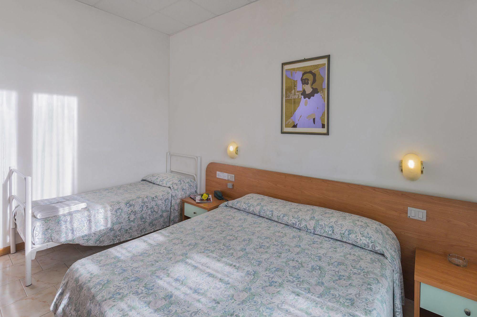 Hotel Darsena Passignano sul Trasimeno Ngoại thất bức ảnh
