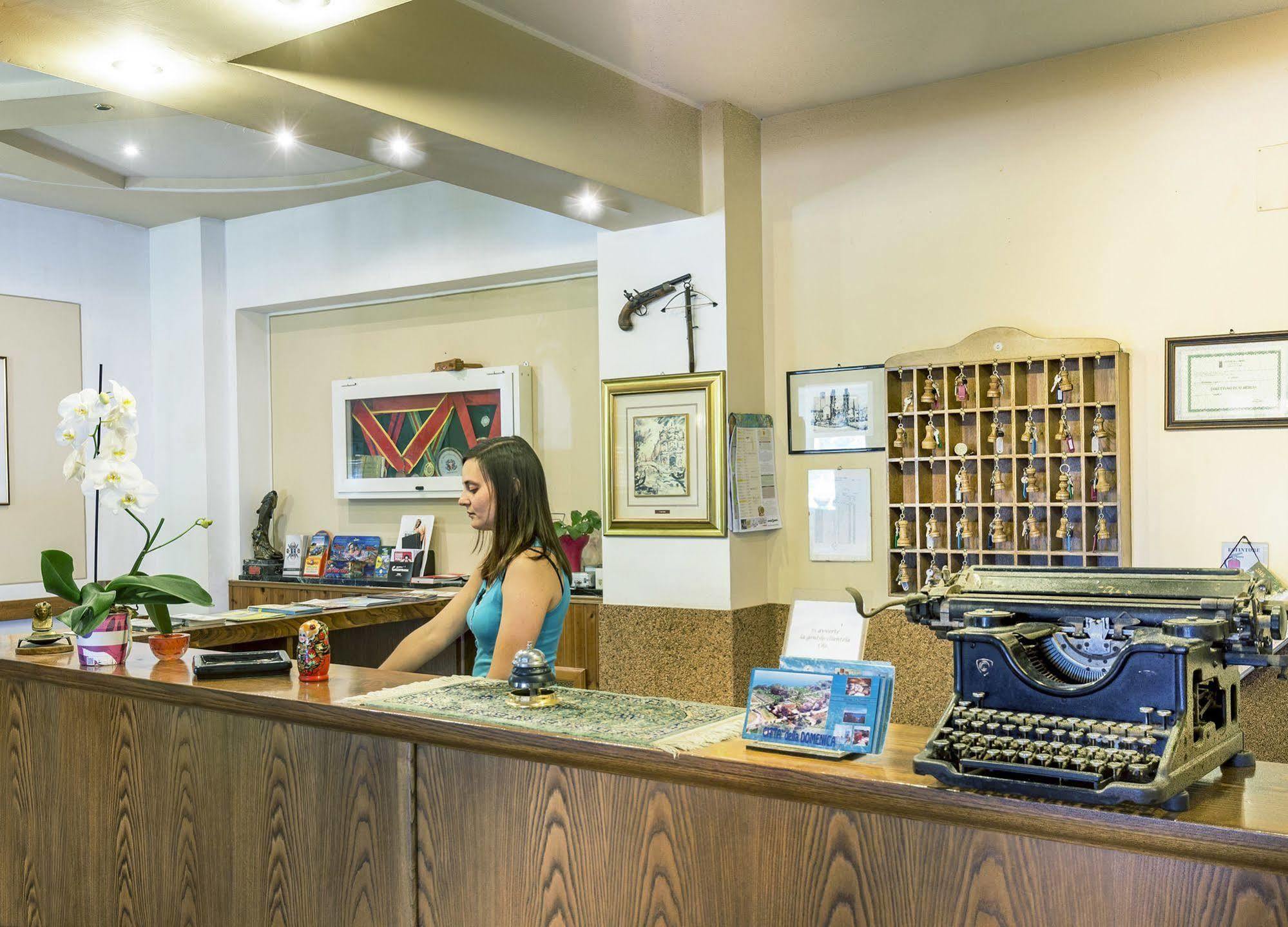Hotel Darsena Passignano sul Trasimeno Ngoại thất bức ảnh