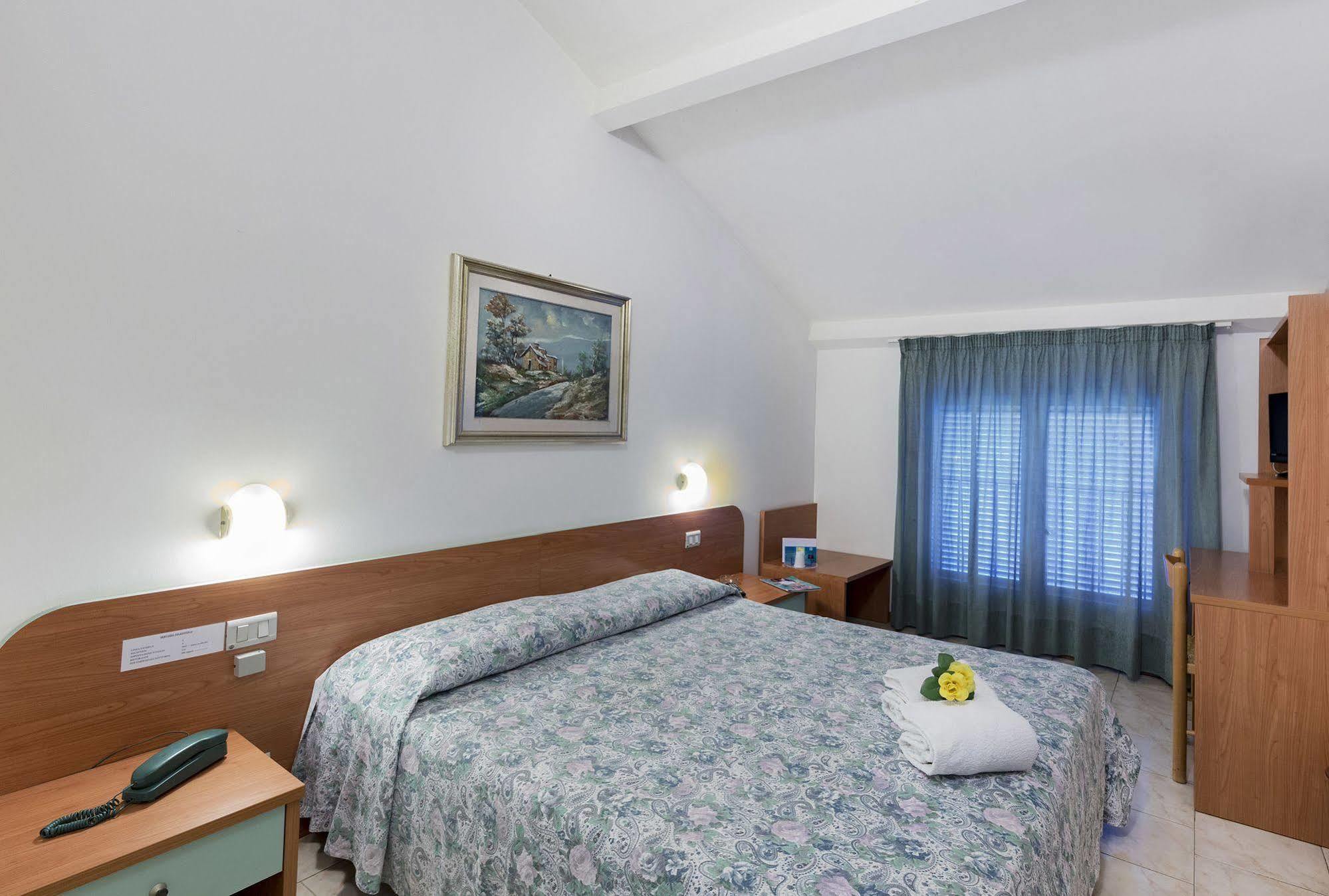 Hotel Darsena Passignano sul Trasimeno Ngoại thất bức ảnh