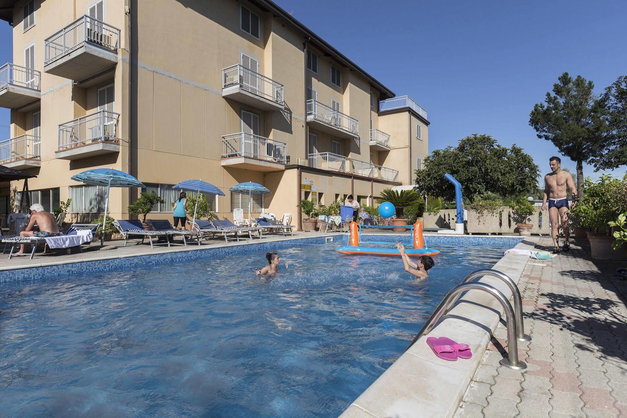 Hotel Darsena Passignano sul Trasimeno Ngoại thất bức ảnh