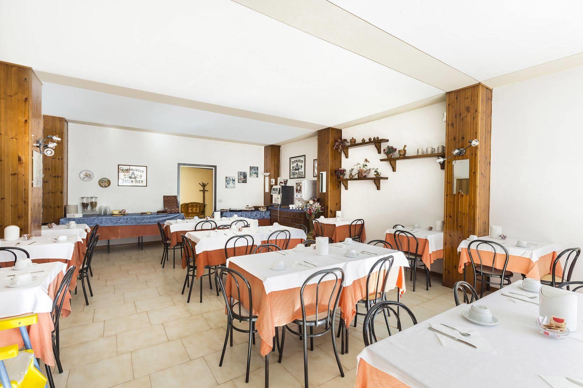 Hotel Darsena Passignano sul Trasimeno Ngoại thất bức ảnh