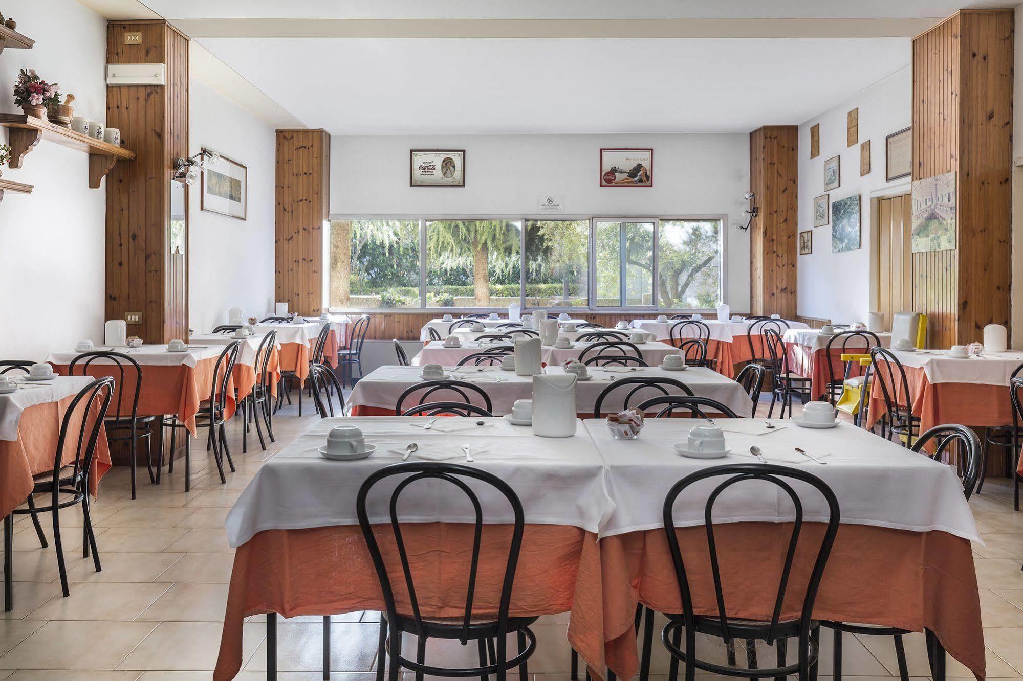 Hotel Darsena Passignano sul Trasimeno Ngoại thất bức ảnh