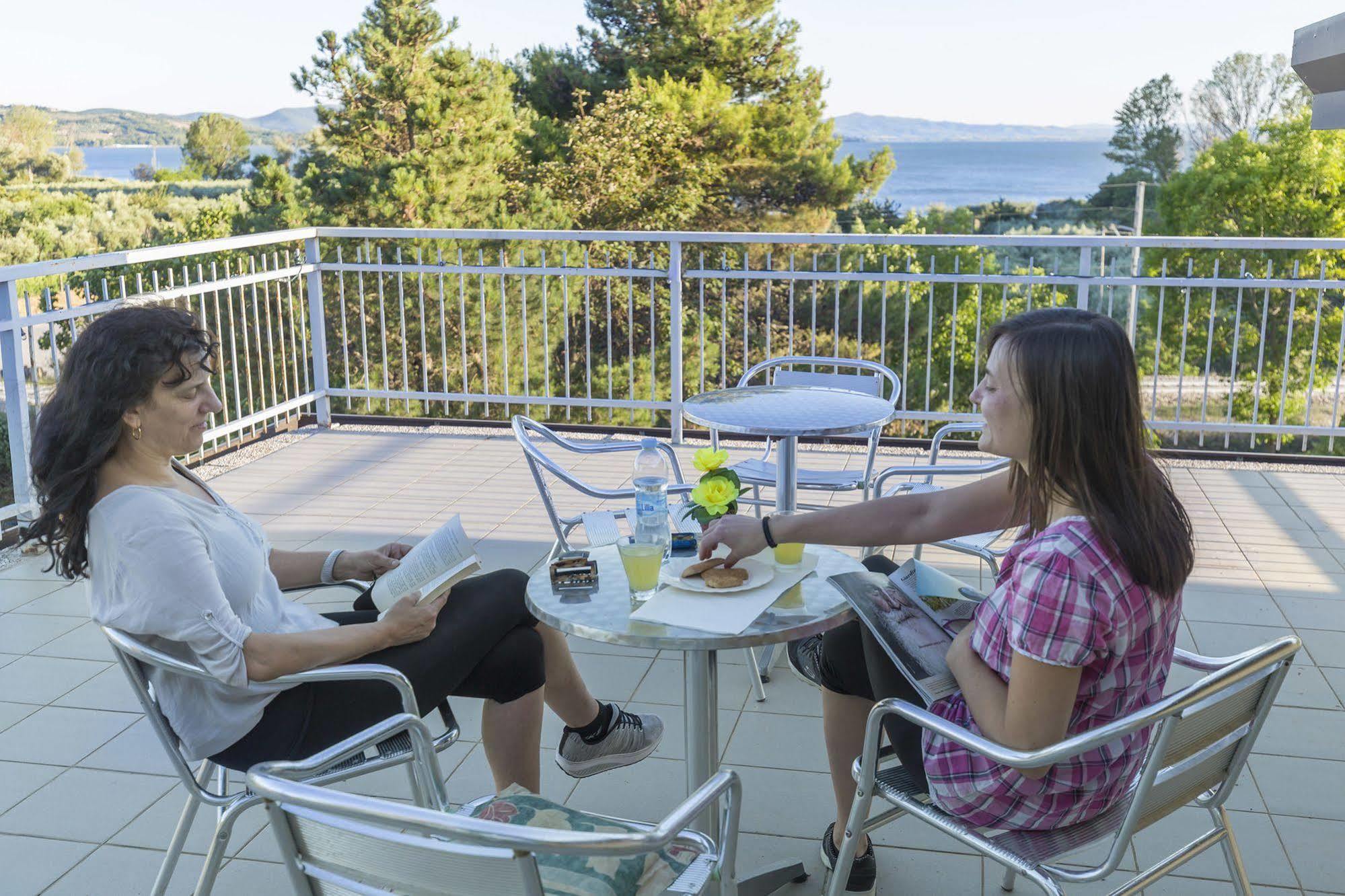 Hotel Darsena Passignano sul Trasimeno Ngoại thất bức ảnh