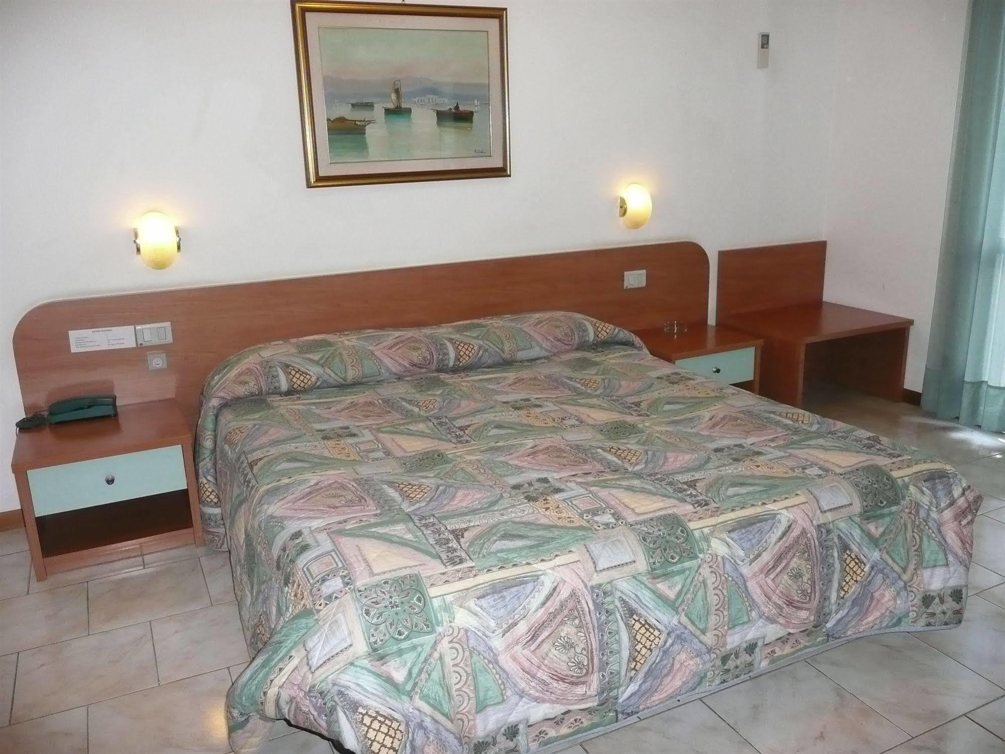 Hotel Darsena Passignano sul Trasimeno Ngoại thất bức ảnh